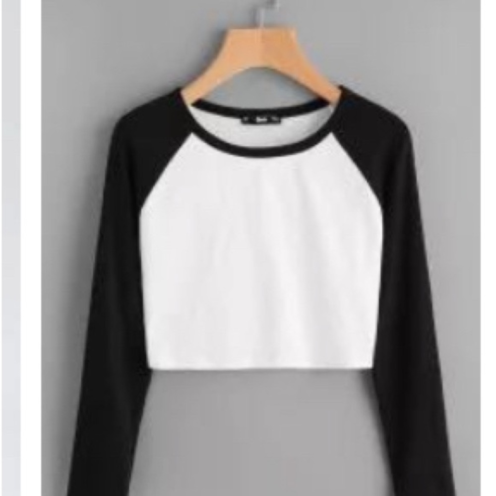 I’m selling a black and white crop top